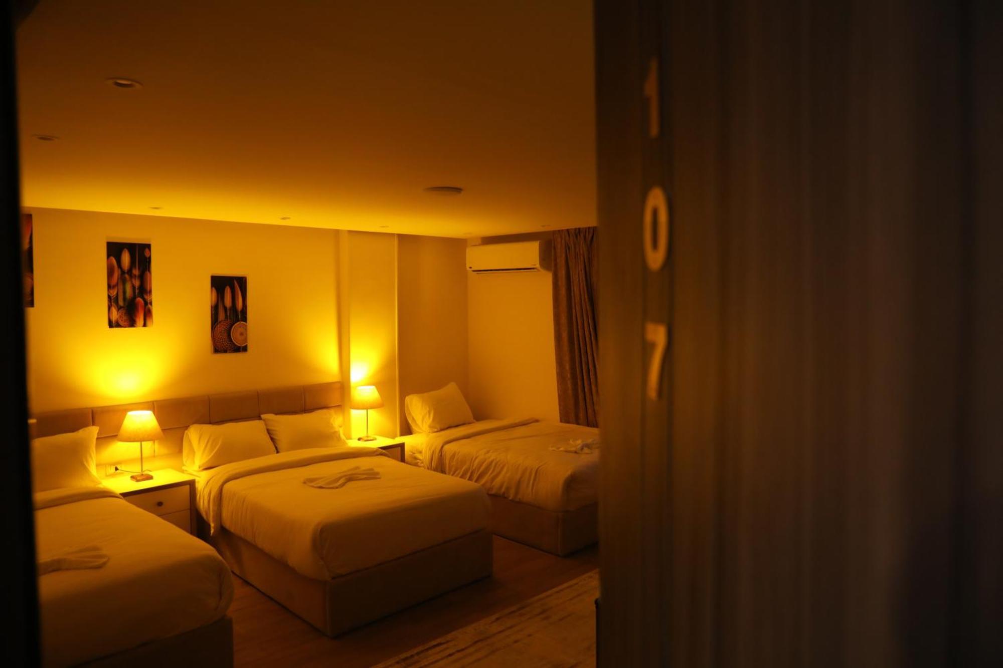Pyramids Heart Hotel Kafrat al Jabal Exterior photo
